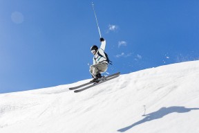 林丹为青少年比赛担任解说嘉宾，林丹大赛