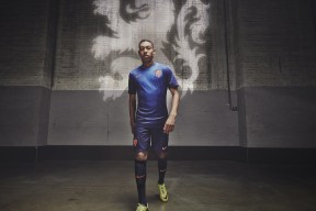 中超是否推动每赛季设立球员成长主题奖项，中超规划球员政策